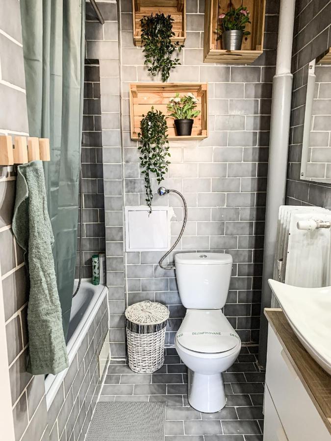 Charming Apartment In Paradise Called Bratislava Bagian luar foto
